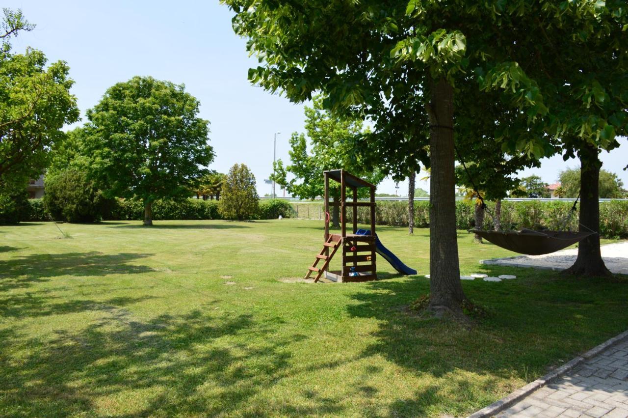 Villa Roma Holidays Jesolo Extérieur photo